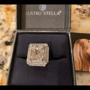 12.40 ctw.LUSTRO STELLA AAA PREMIUM ZIRCONIA RING